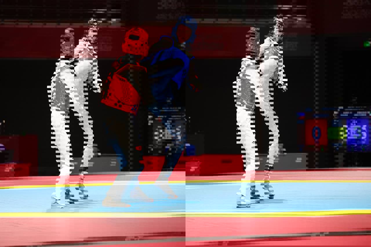 1930526