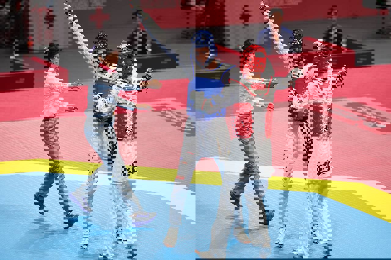 1930524