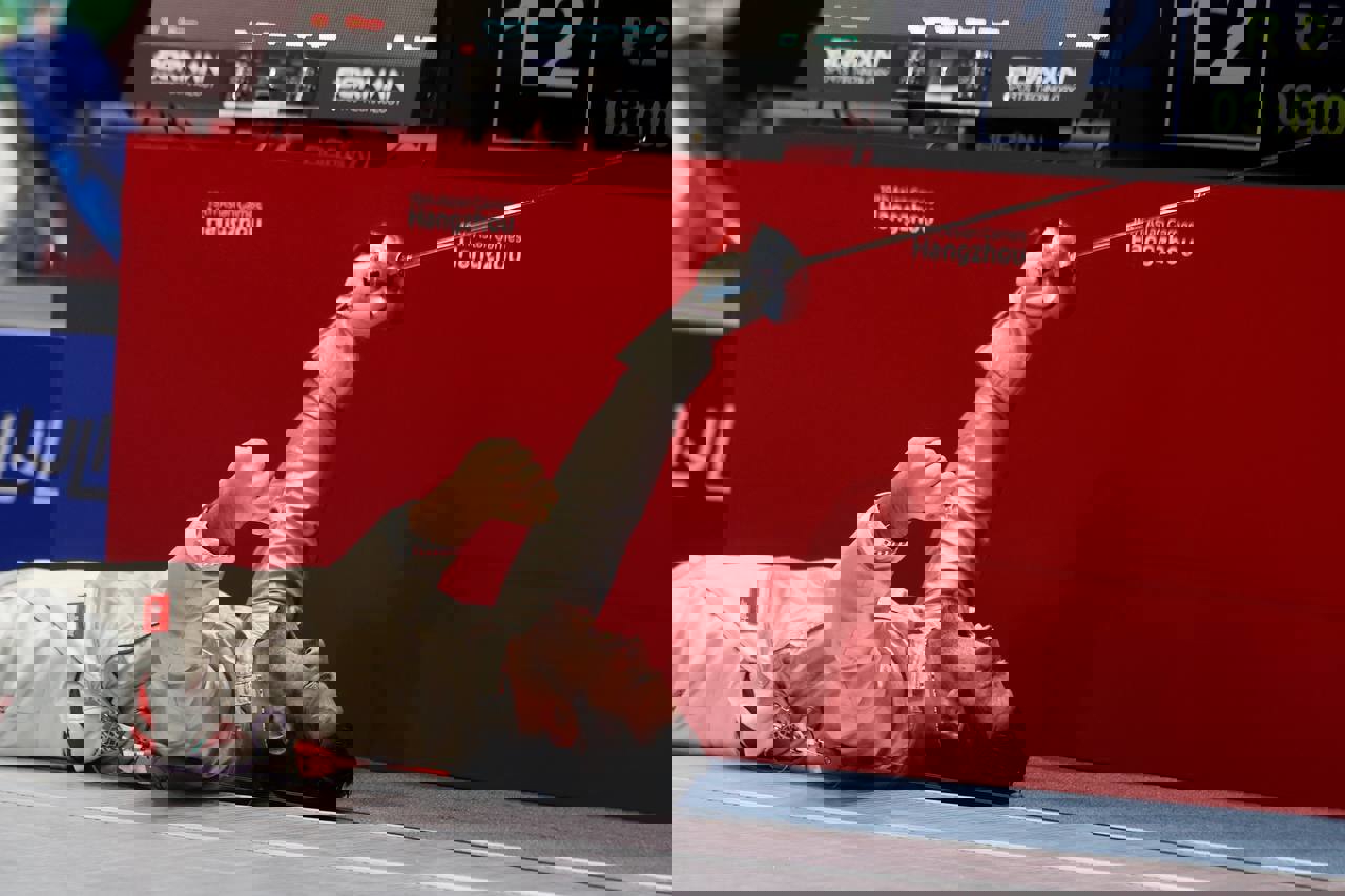 1930429