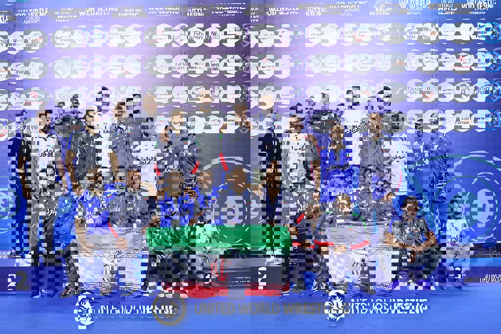 1930547