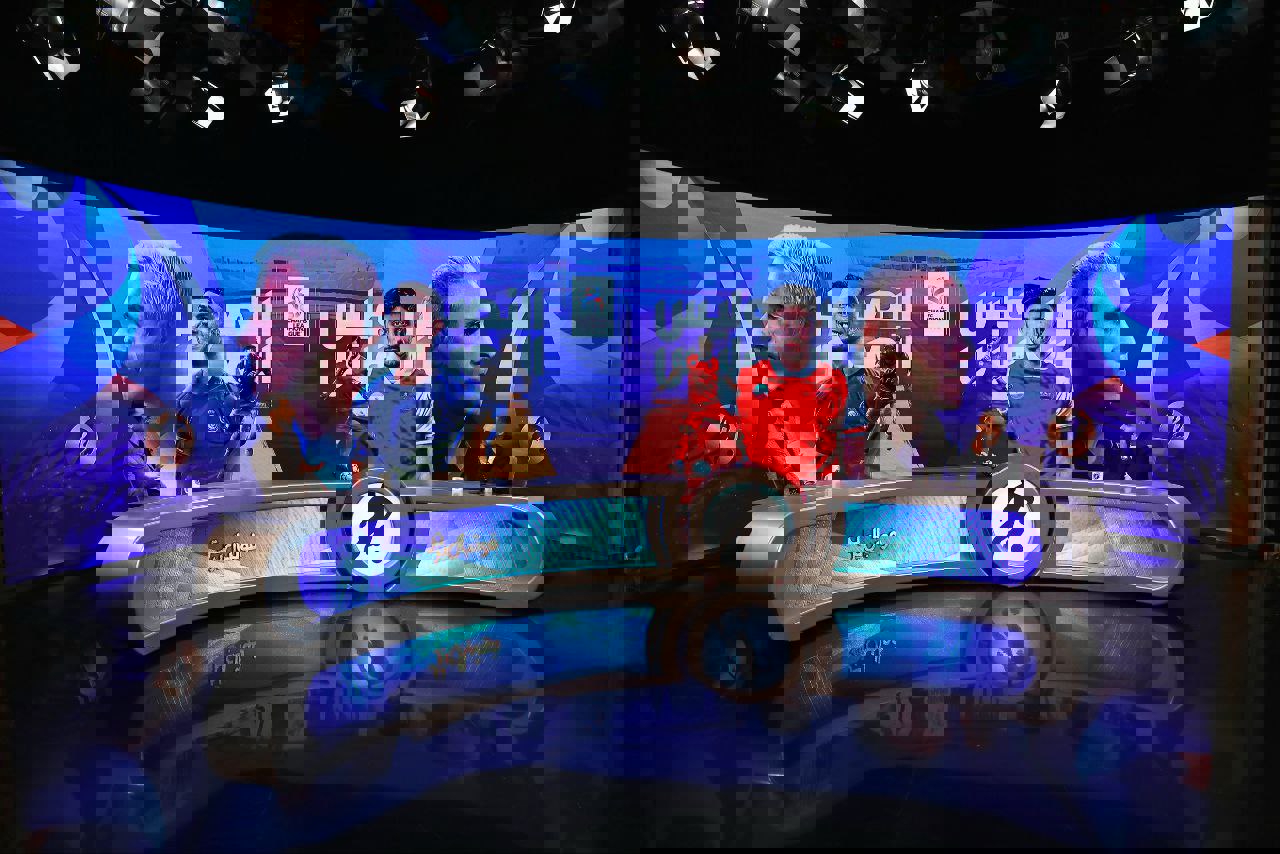 1930906