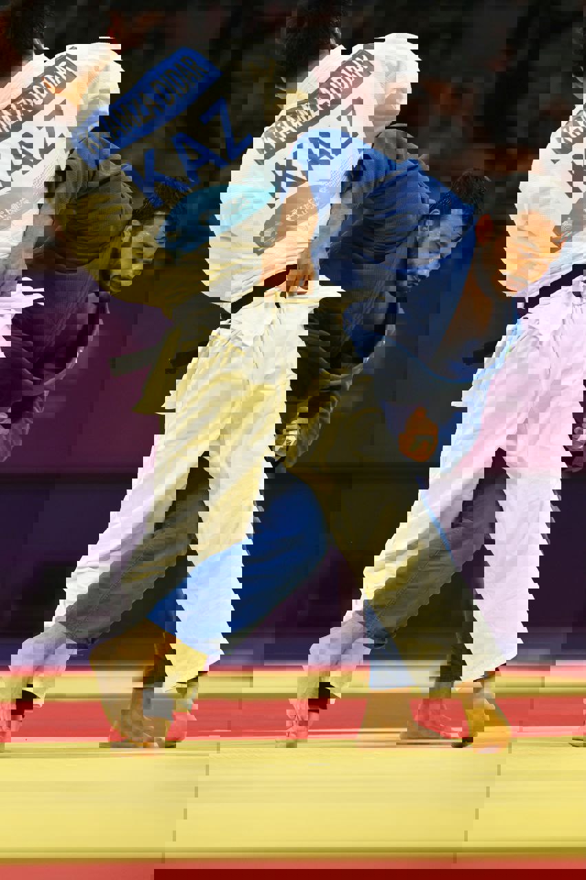 1930961