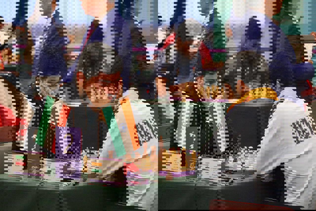 1931024