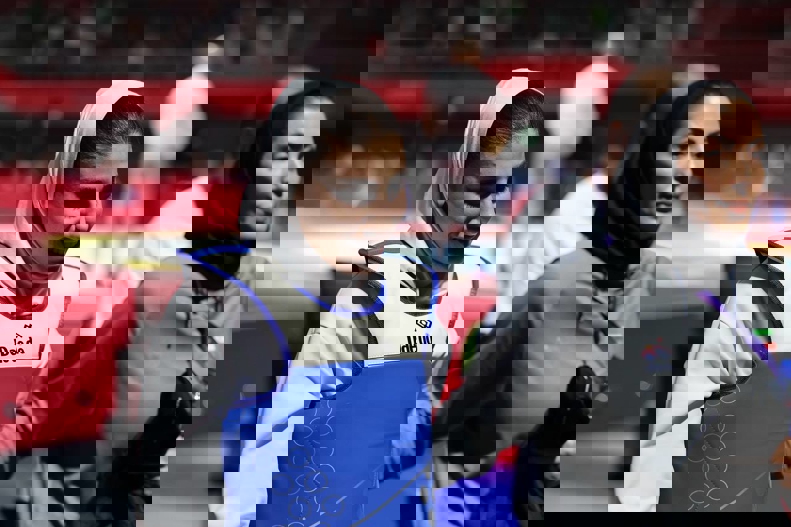 1930955