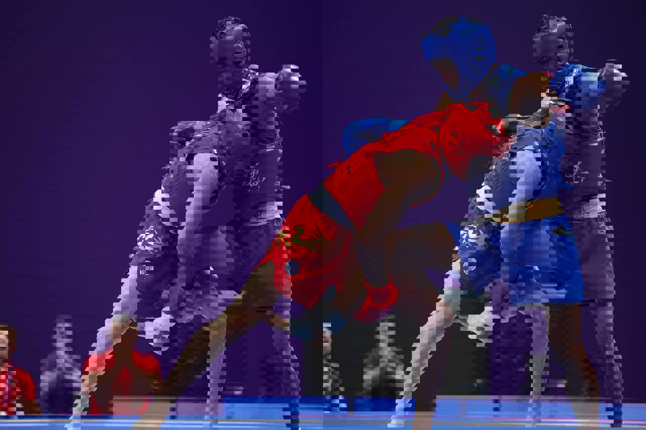 1931211