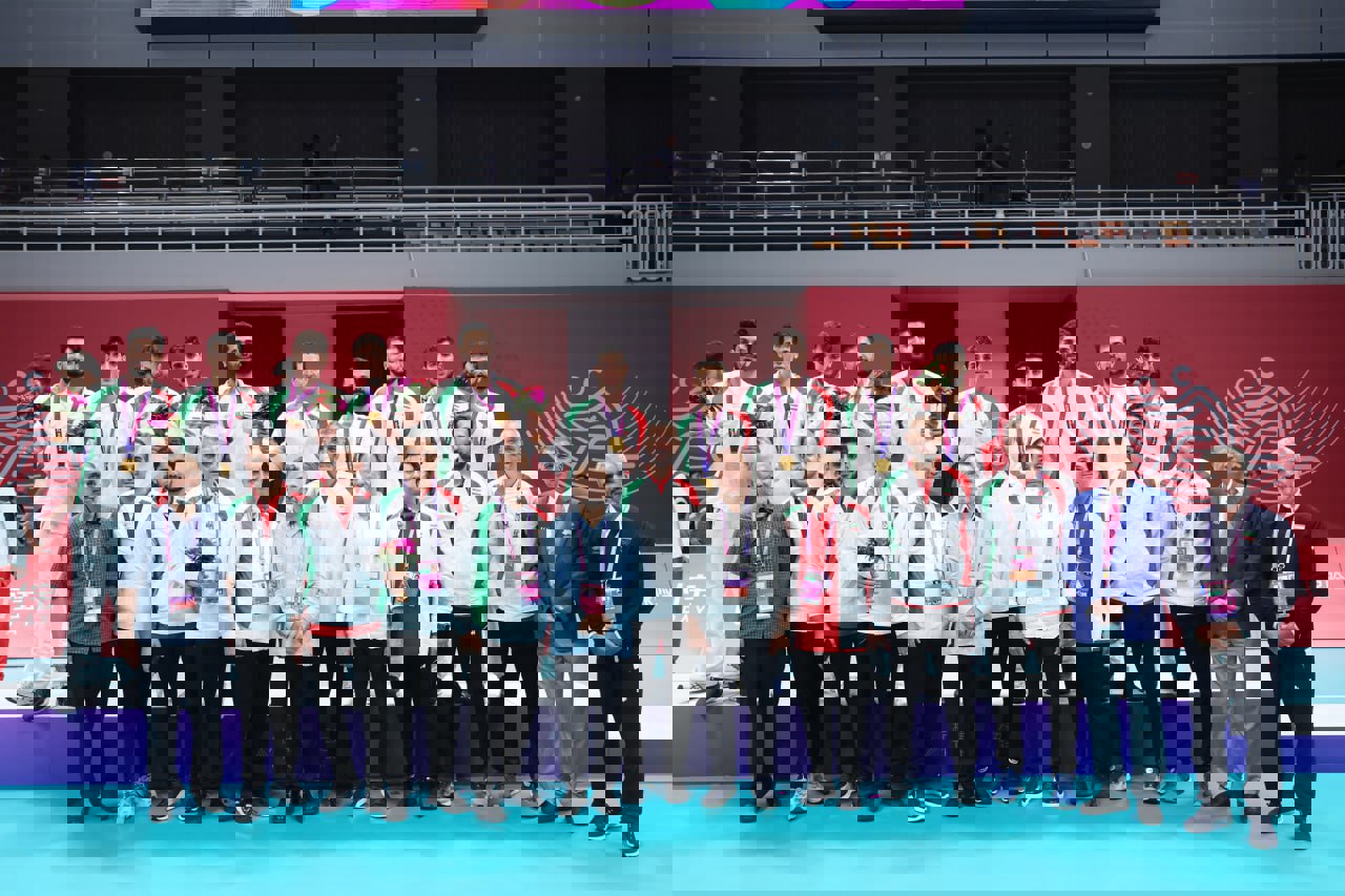 1931299