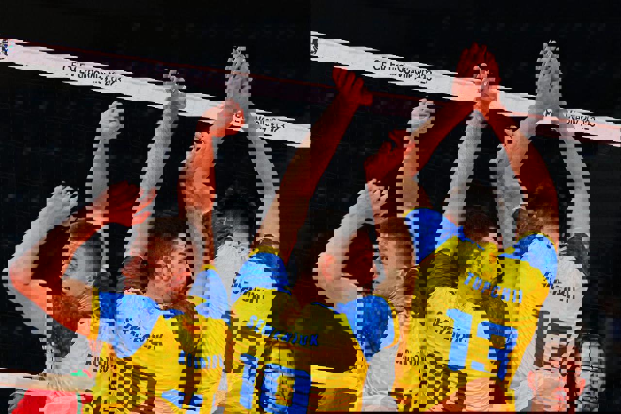 1931584