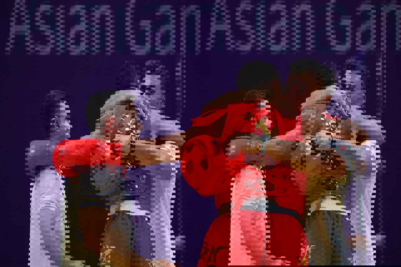 1931767