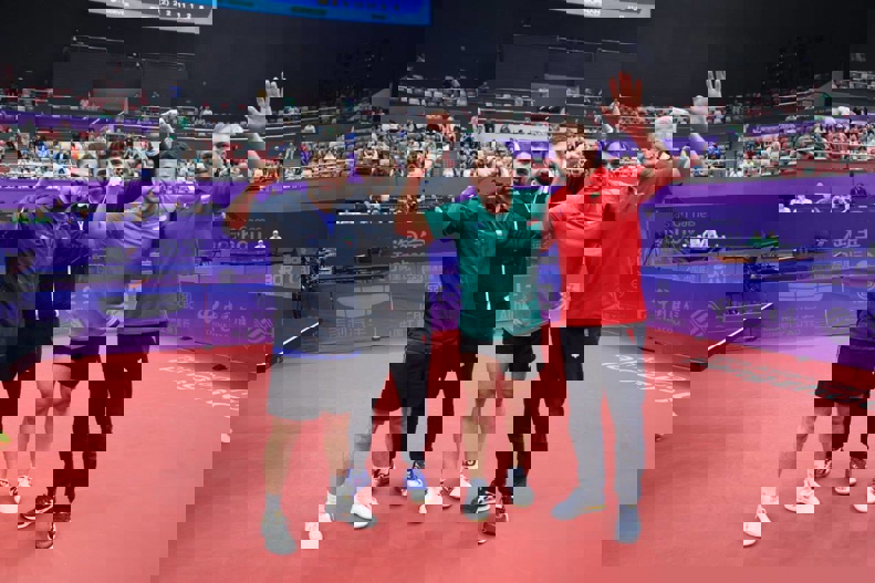 1932022