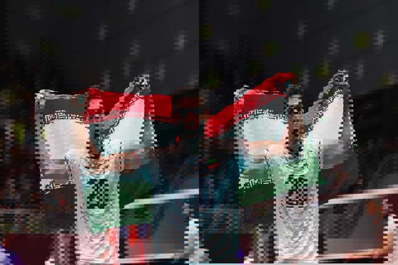1932086