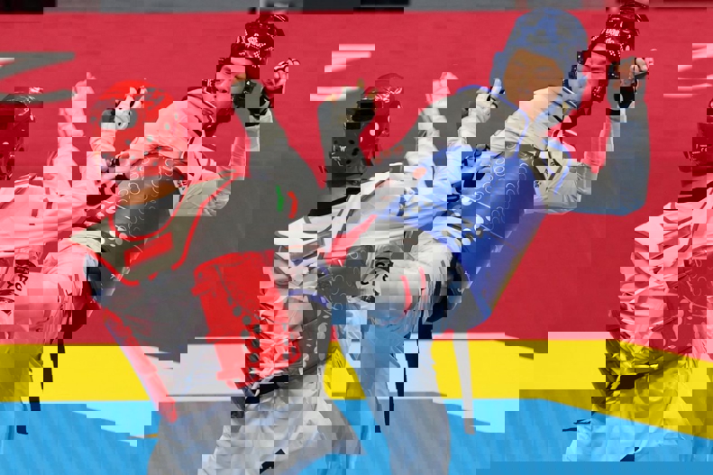 1932128