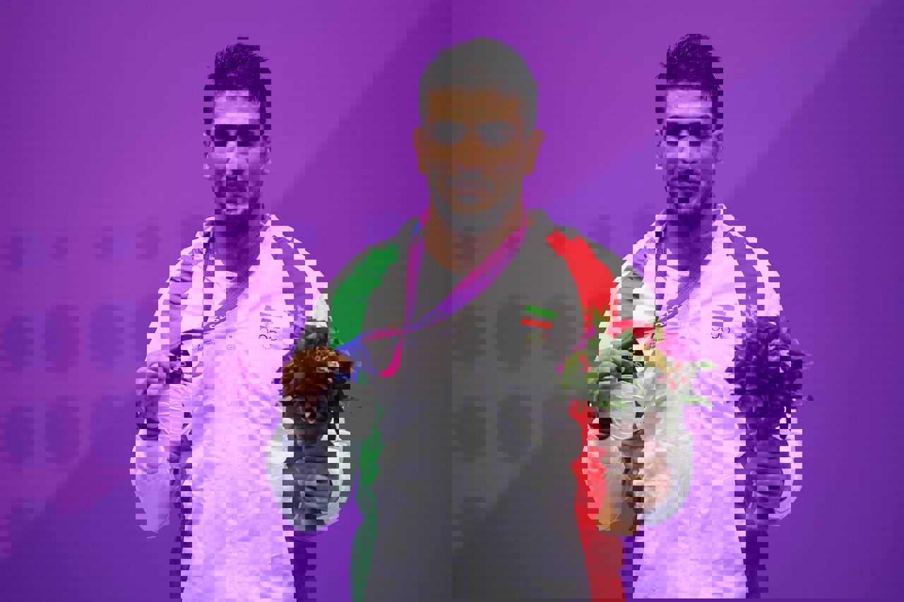 1932069