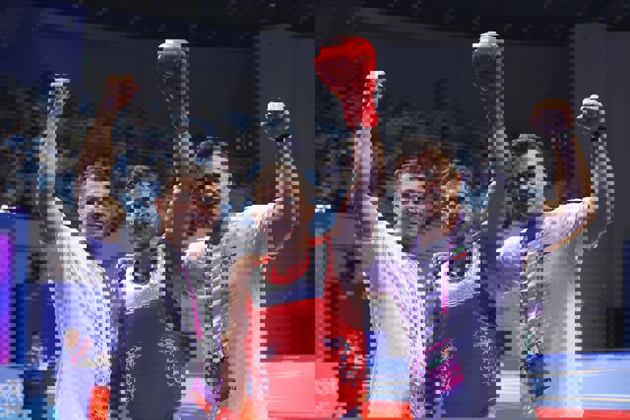 1932049