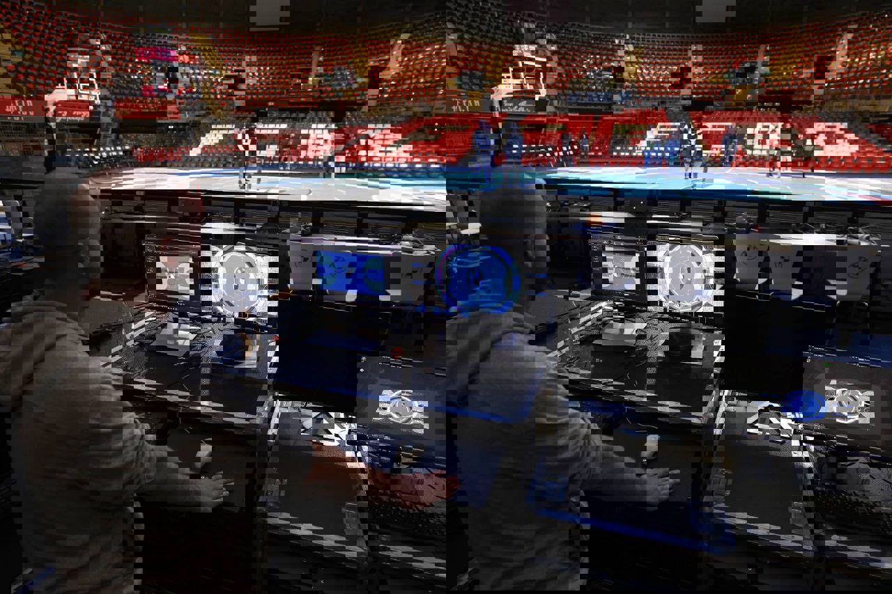 1932347