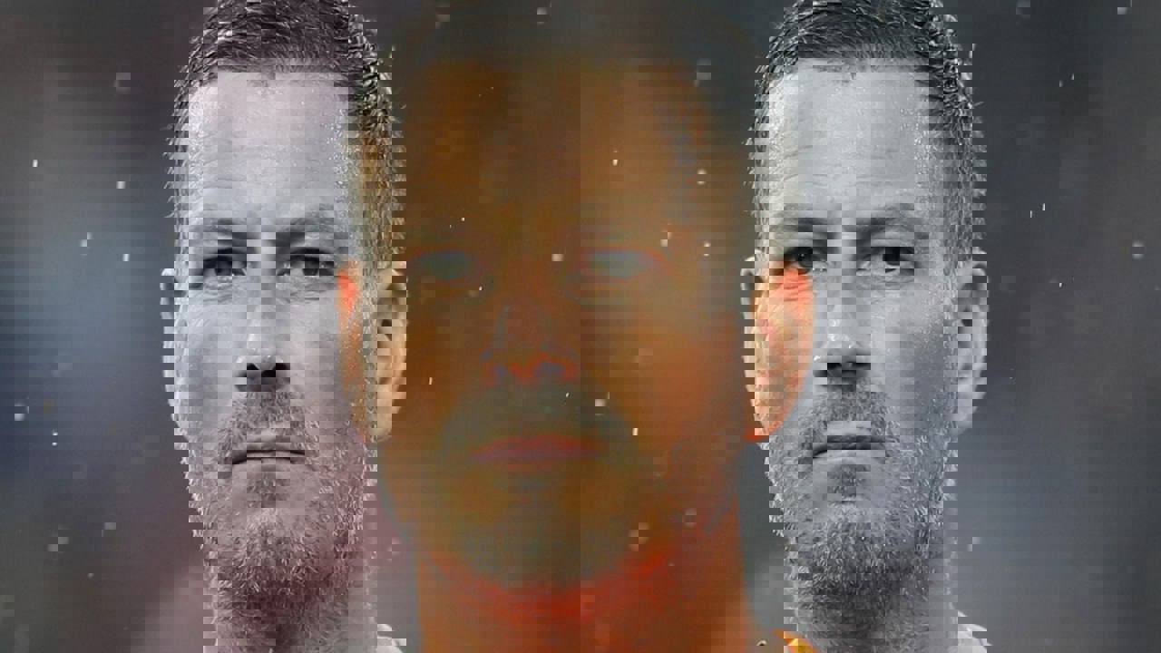 1932378