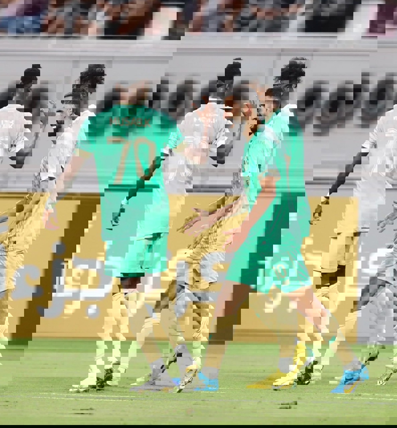 1932369