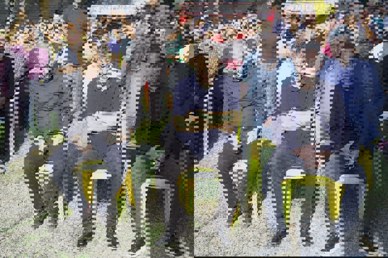1932273