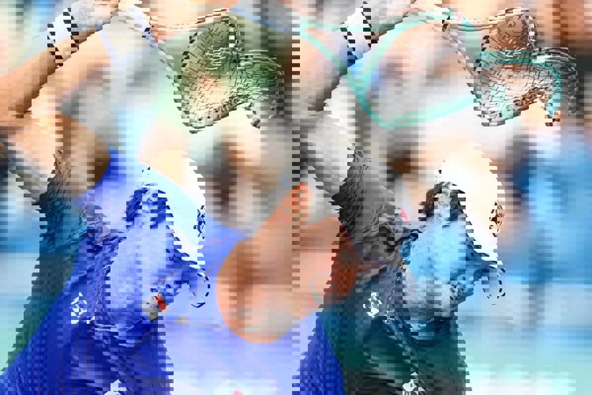 1932371