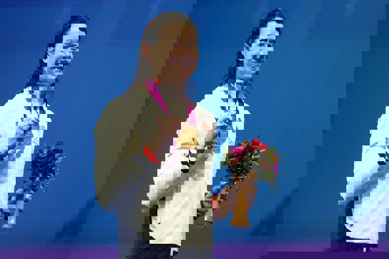 1932860