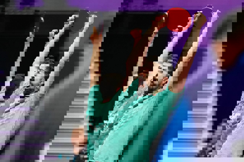 1932492