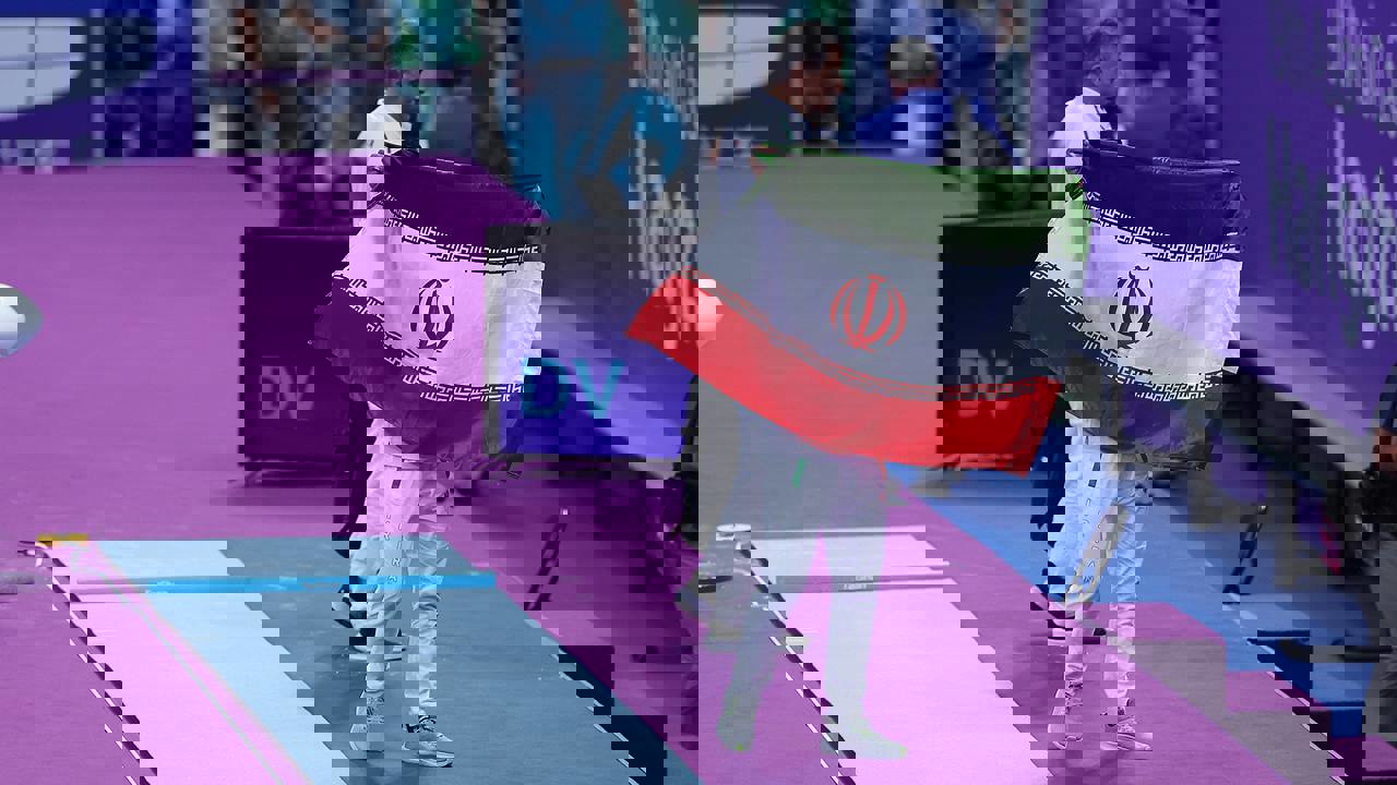 1932549