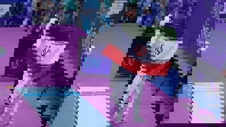 1932549