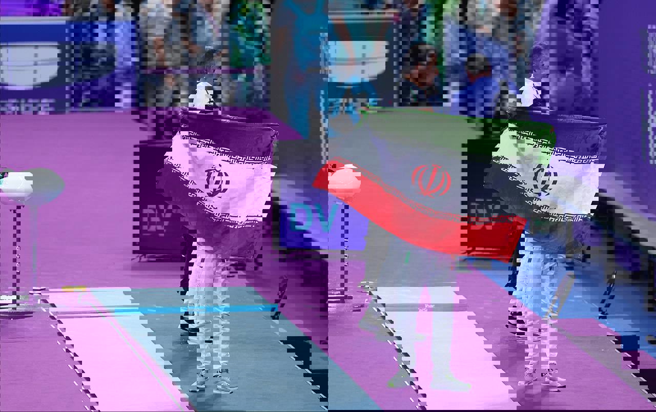 1932546
