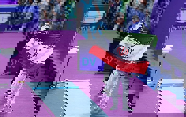 1932546
