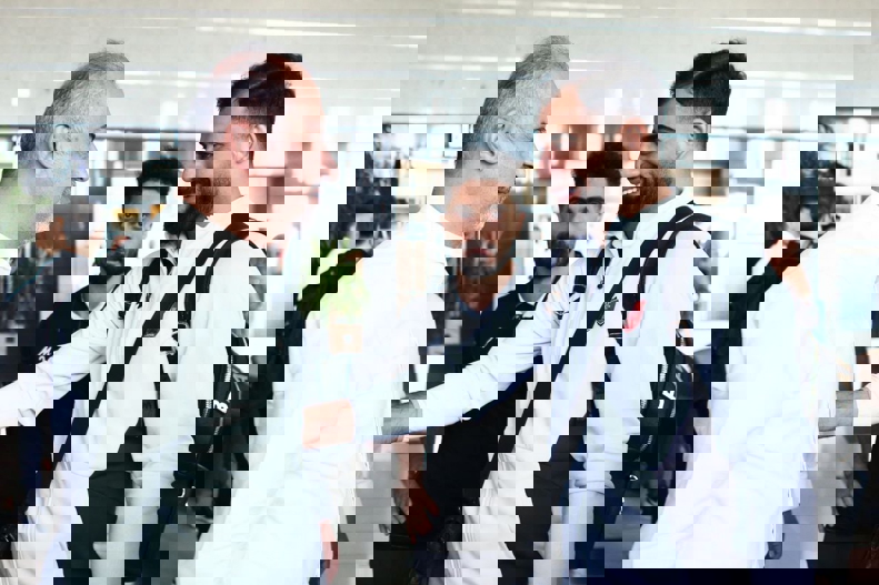1932561