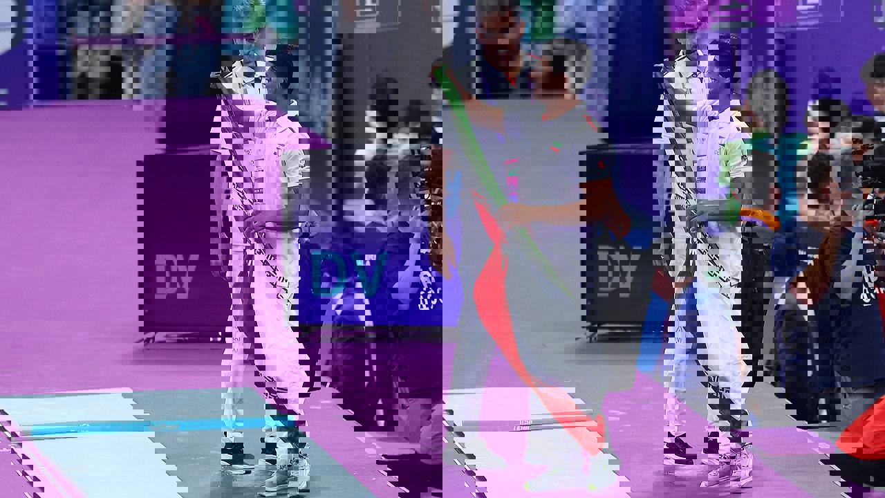 1932547