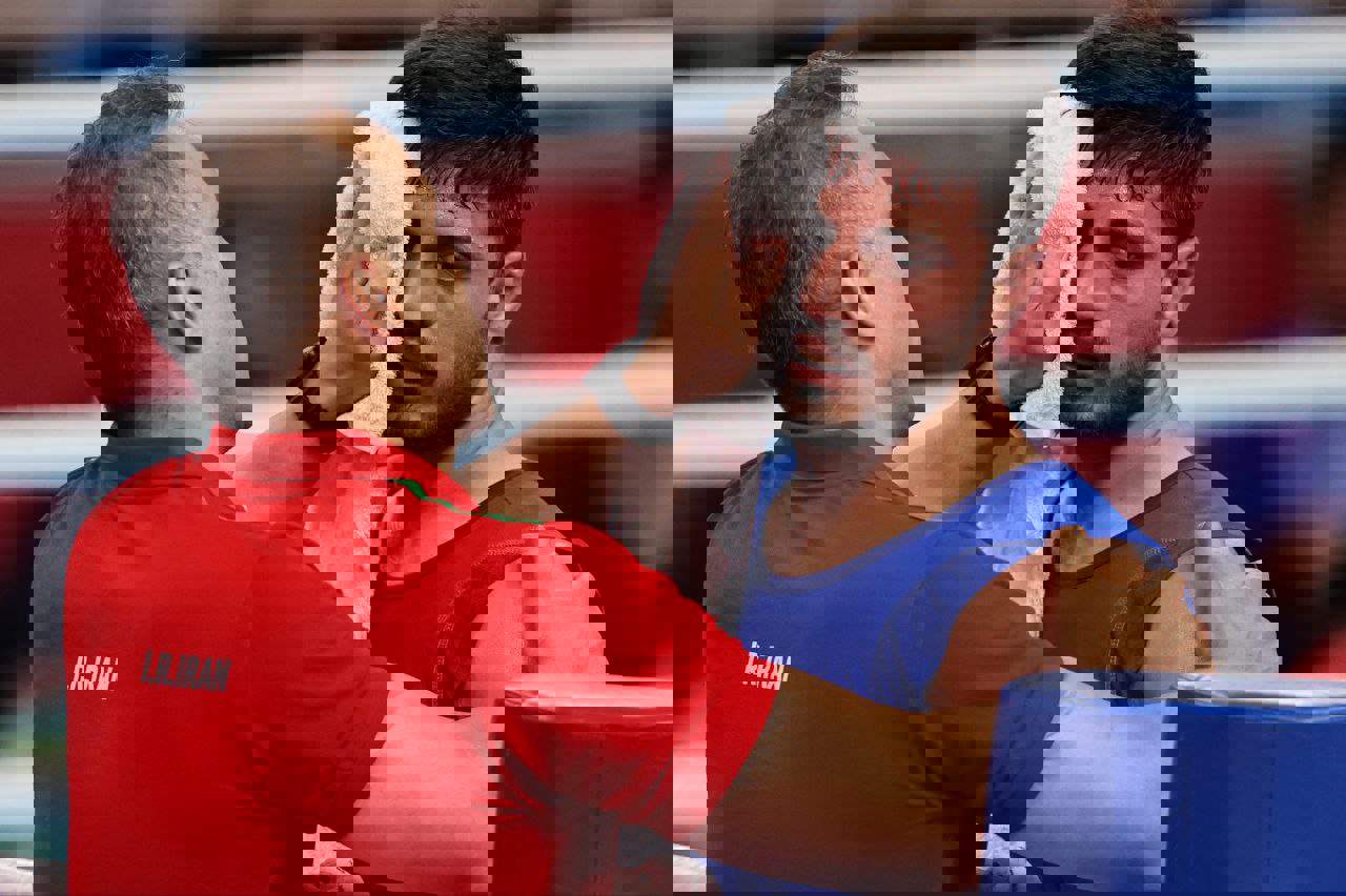 1932607