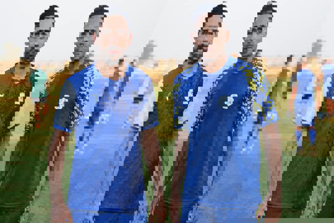 1932803