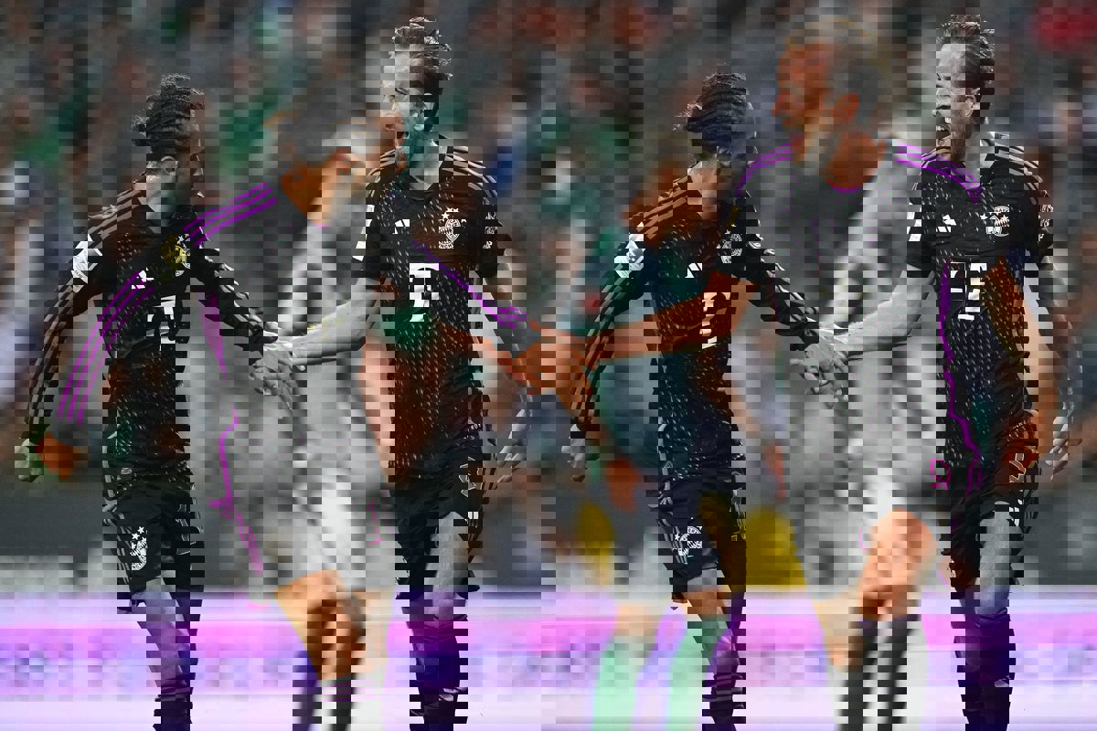 1932738