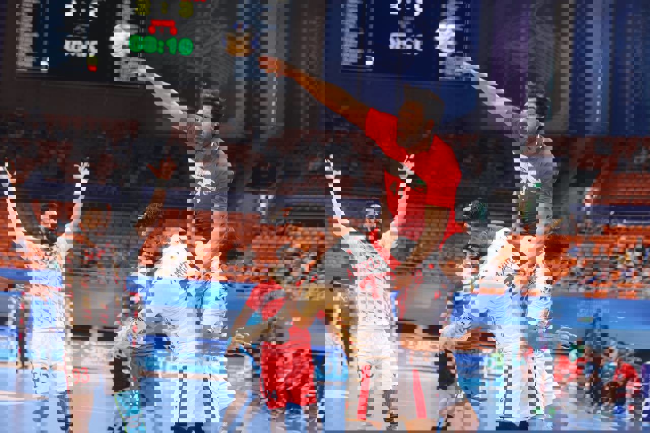 1932968