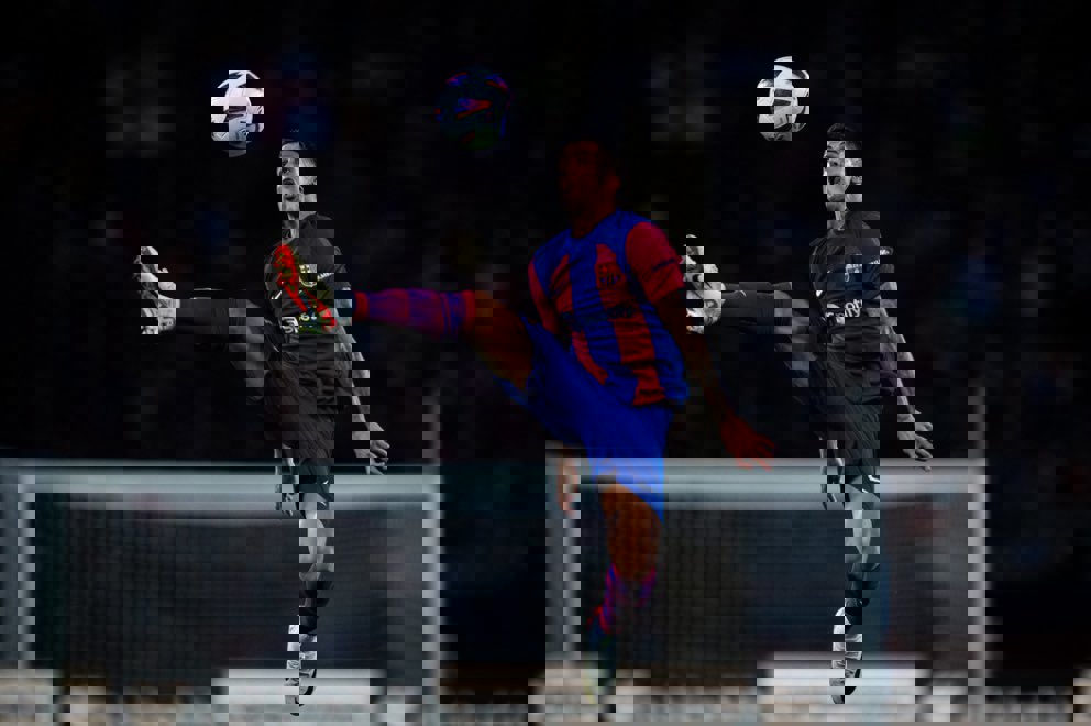 1933232