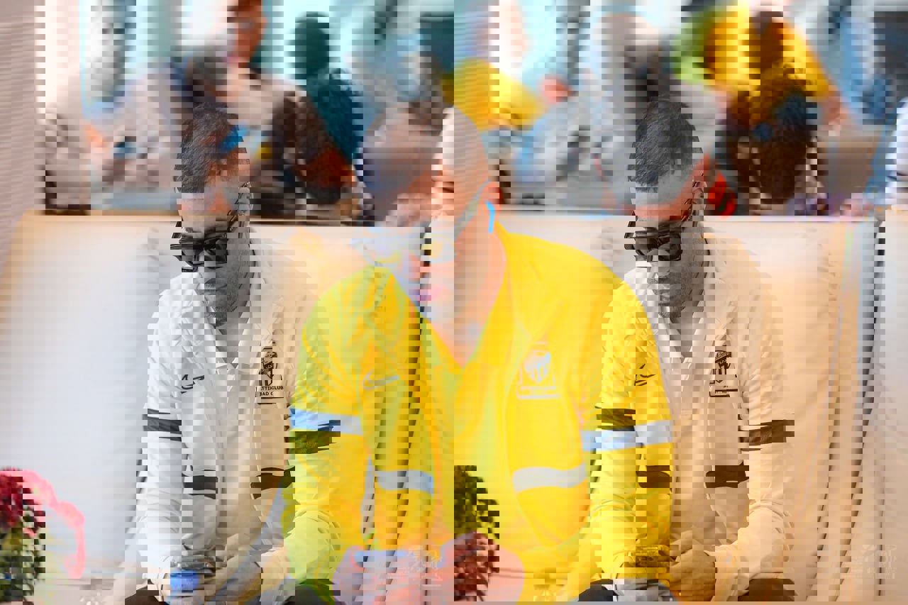 1933262