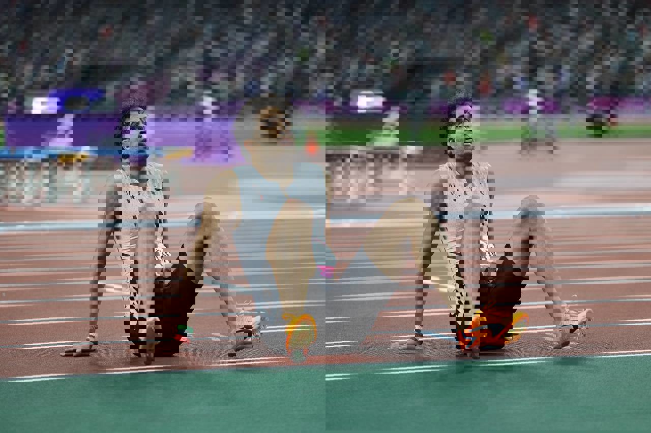 1933321
