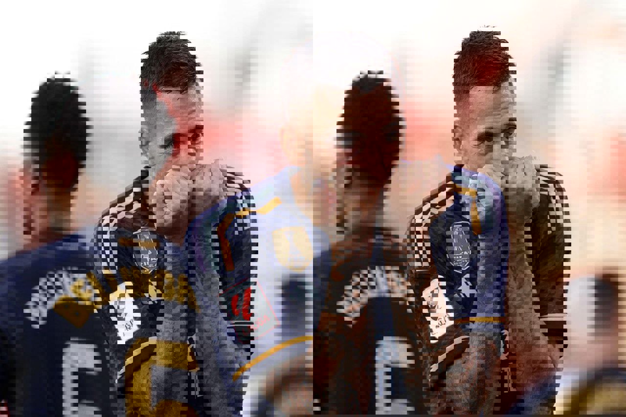 1933539