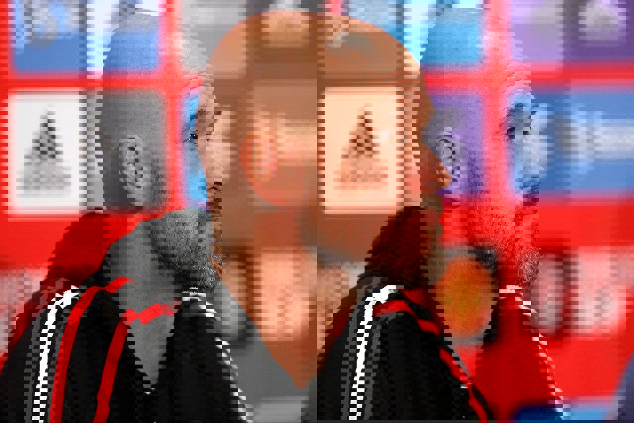 1933443