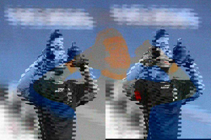 1933761