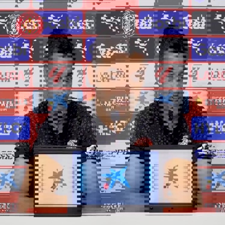 1933806
