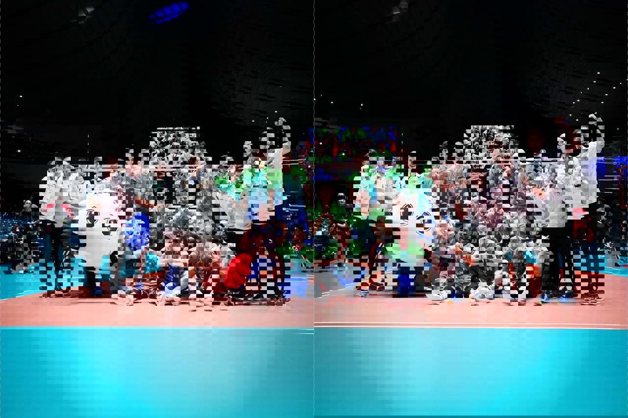 1933720