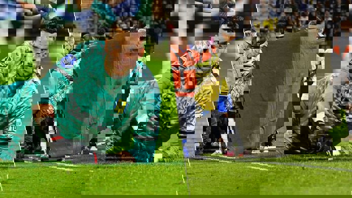 1933844