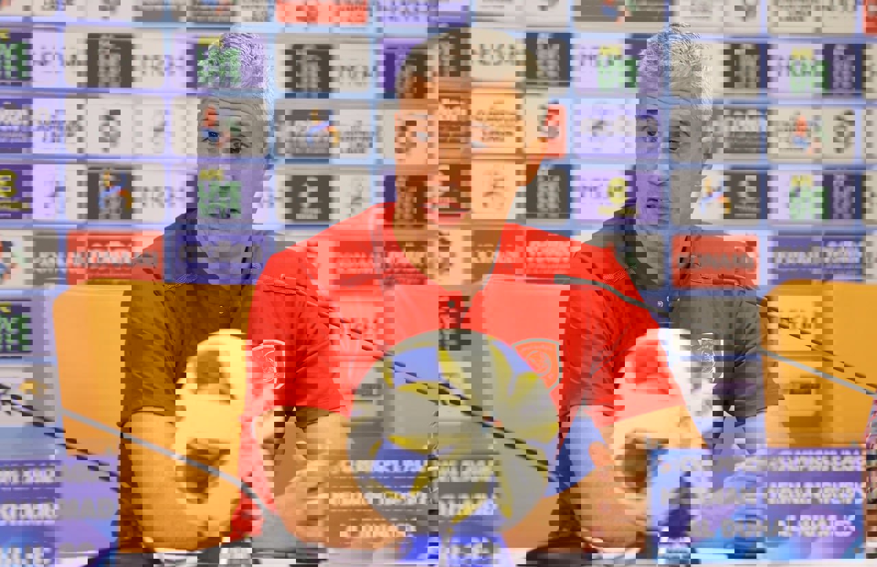 1933882