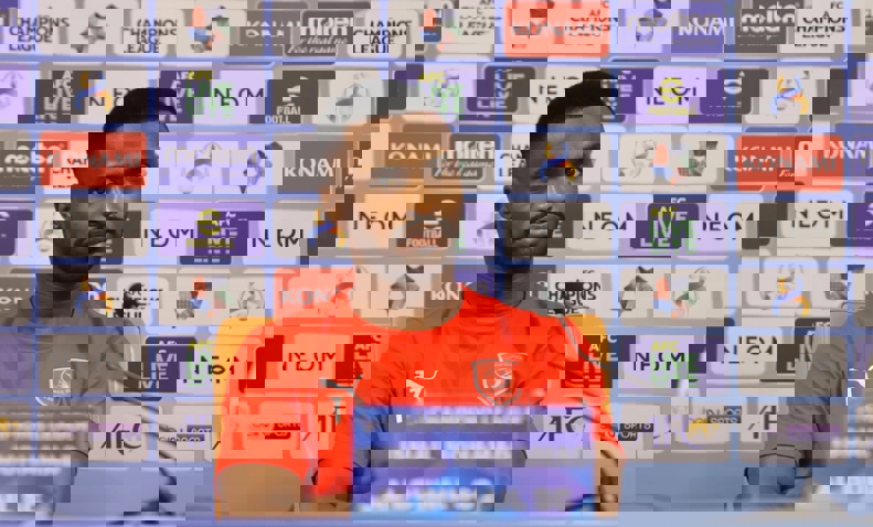 1933909