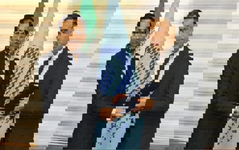1934843