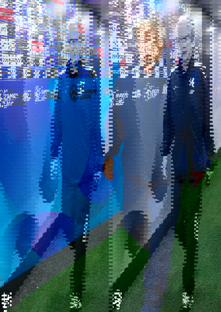 1935098