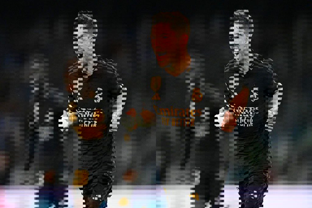 1935387