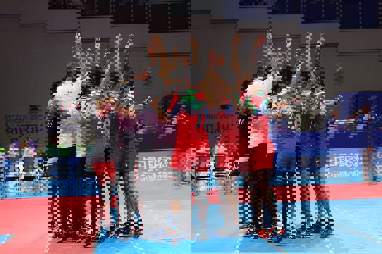 1935580
