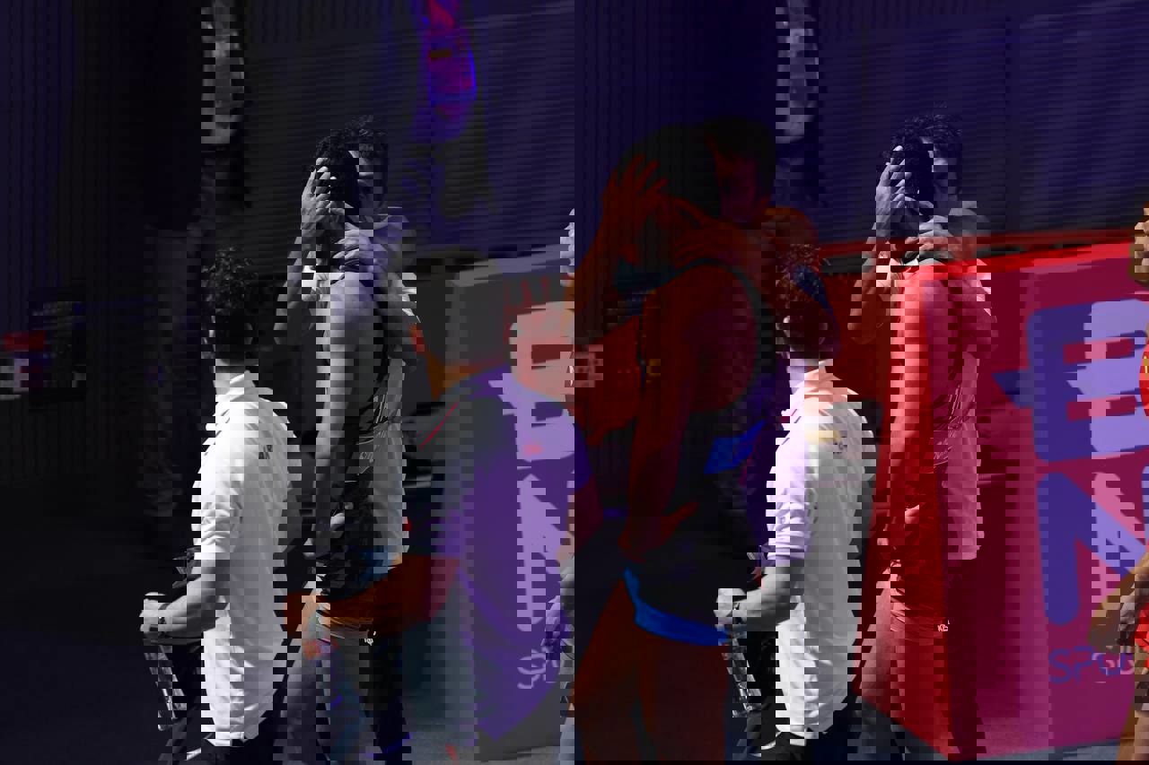 1935605